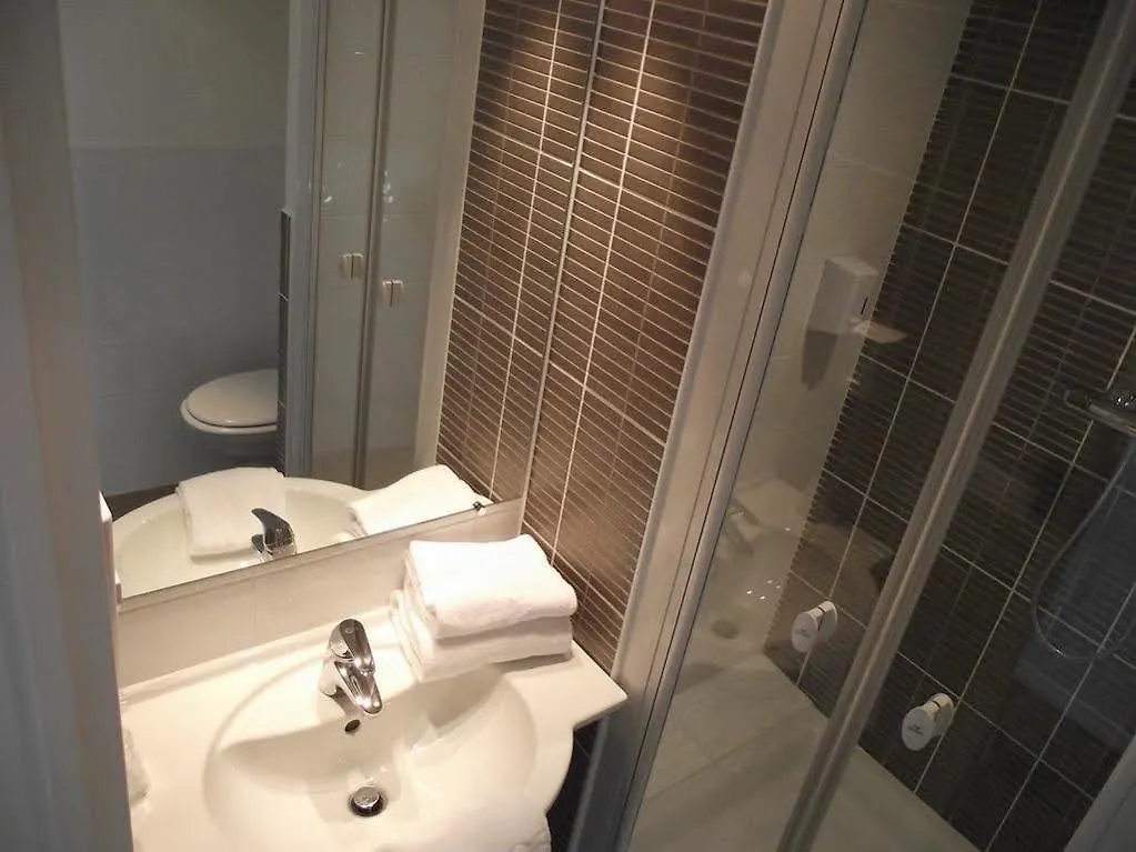 Brit Hotel Saint-Meen-Le-Grand En Broceliande 3*, Saint-Onen-la-Chapelle Francia