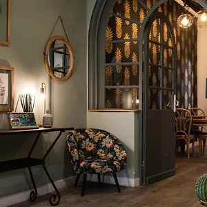 https://azur-marseille.fr-provencehotel.com